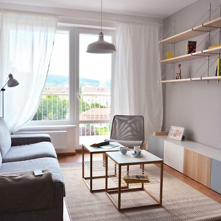 Brand New Apartment. Parking Spot Included! Pressburg Exterior foto